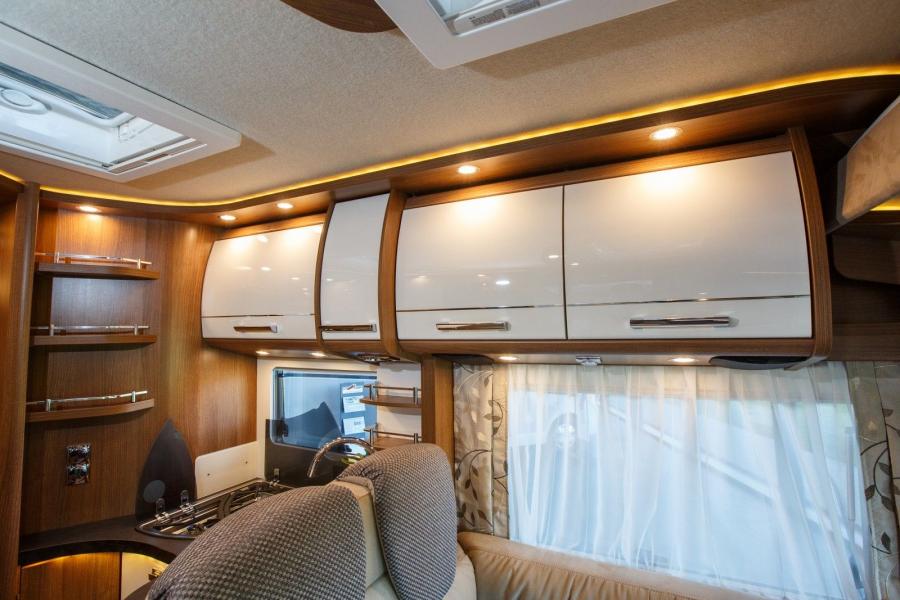 Интерьер Carthago C-Tourer I 2015 года  (фото 14 из 31)